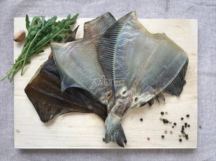 Свинина вяленая (строганина): Камбала камчатская вяленая без икры